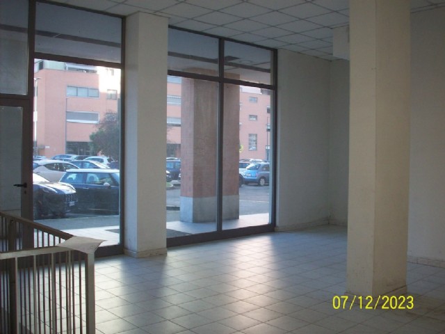locale commerciale in vendita a Torino in zona Borgata Vittoria
