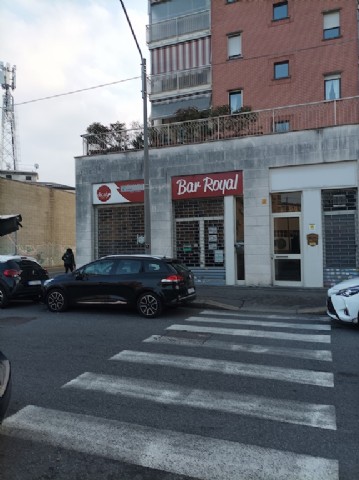 negozio in vendita a Torino in zona Borgata Vittoria