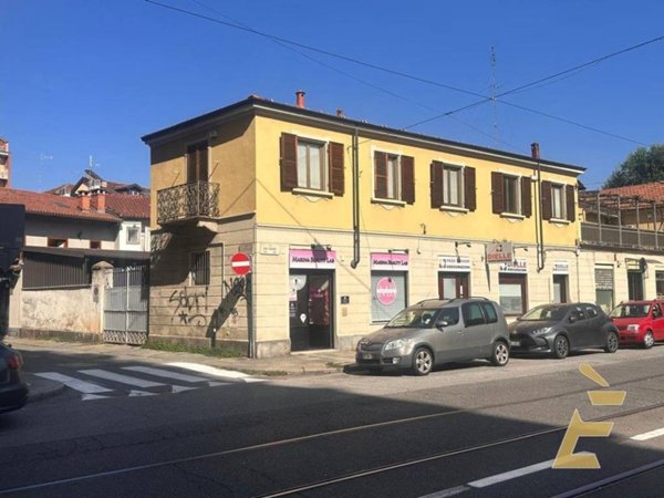 negozio in vendita a Torino in zona Campidoglio