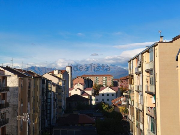 appartamento in vendita a Torino in zona Pozzo Strada