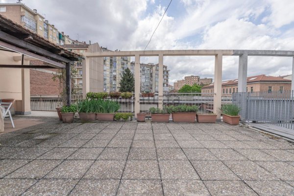 appartamento in vendita a Torino in zona Borgata Vittoria