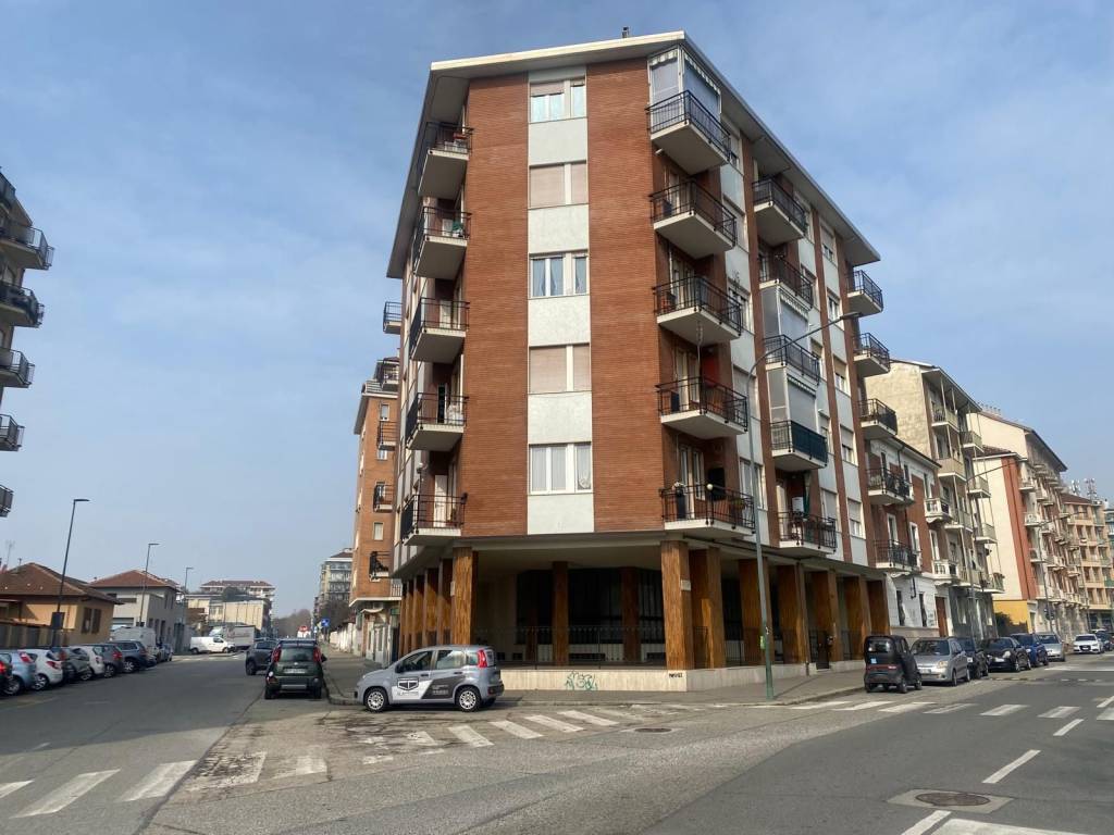 appartamento in vendita a Torino in zona Lingotto
