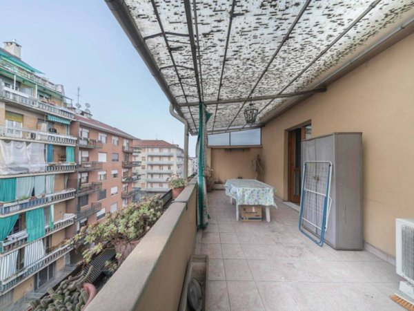 appartamento in vendita a Torino in zona Aurora