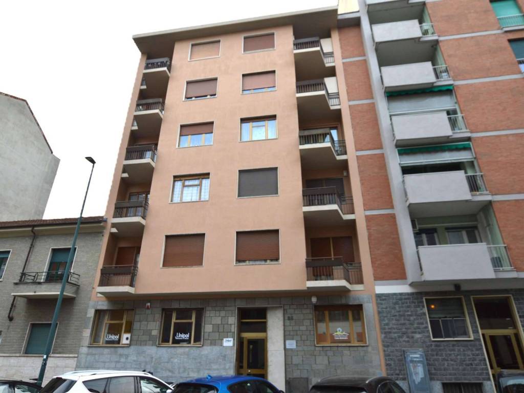 appartamento in vendita a Torino in zona Santa Rita