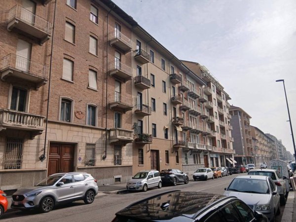 appartamento in vendita a Torino in zona Cenisia