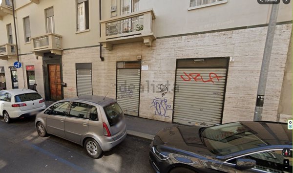 locale commerciale in vendita a Torino in zona San Salvario
