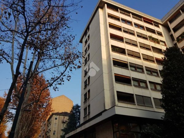 ufficio in vendita a Torino in zona Crocetta