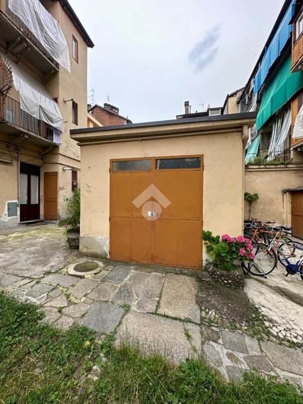 locale di sgombero in vendita a Torino in zona Rosa