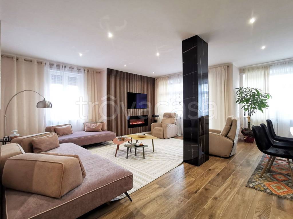 appartamento in vendita a Torino in zona Cit Turin