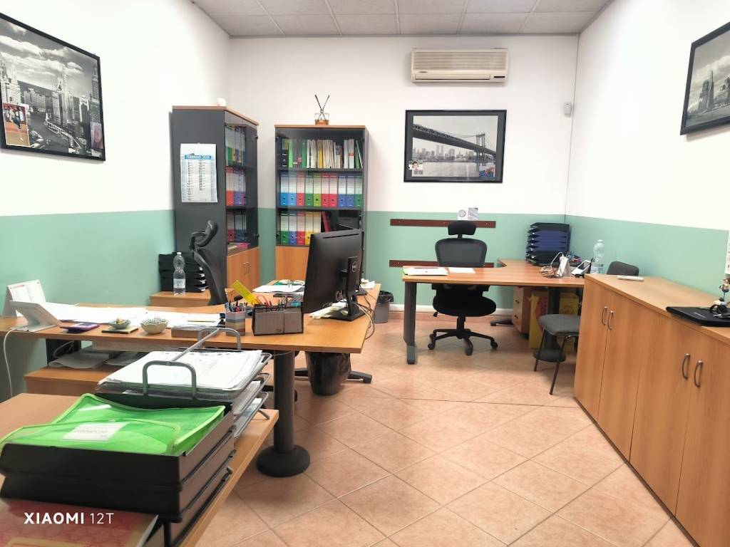 negozio in vendita a Torino in zona Lucento