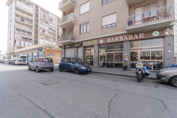 negozio in vendita a Torino in zona Madonna di Campagna