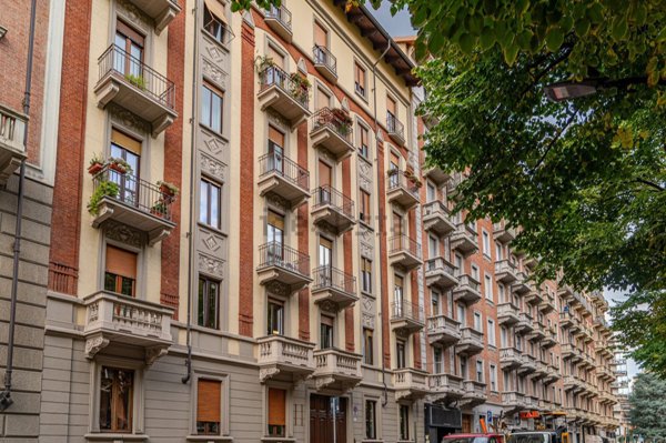 appartamento in vendita a Torino in zona Cit Turin