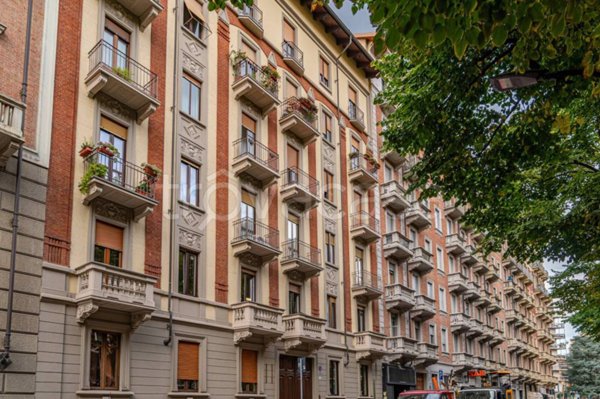 appartamento in vendita a Torino in zona Cit Turin