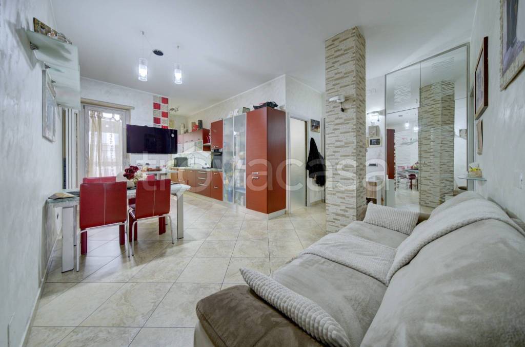 appartamento in vendita a Torino in zona Barca