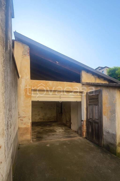 locale di sgombero in vendita a Torino in zona Barriera di Milano