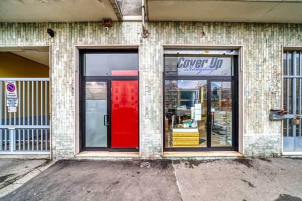 negozio in vendita a Torino in zona Madonna di Campagna