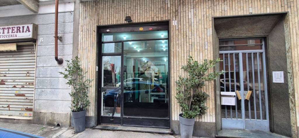 negozio in vendita a Torino in zona Regio Parco