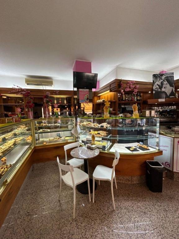 negozio in vendita a Torino in zona Parella