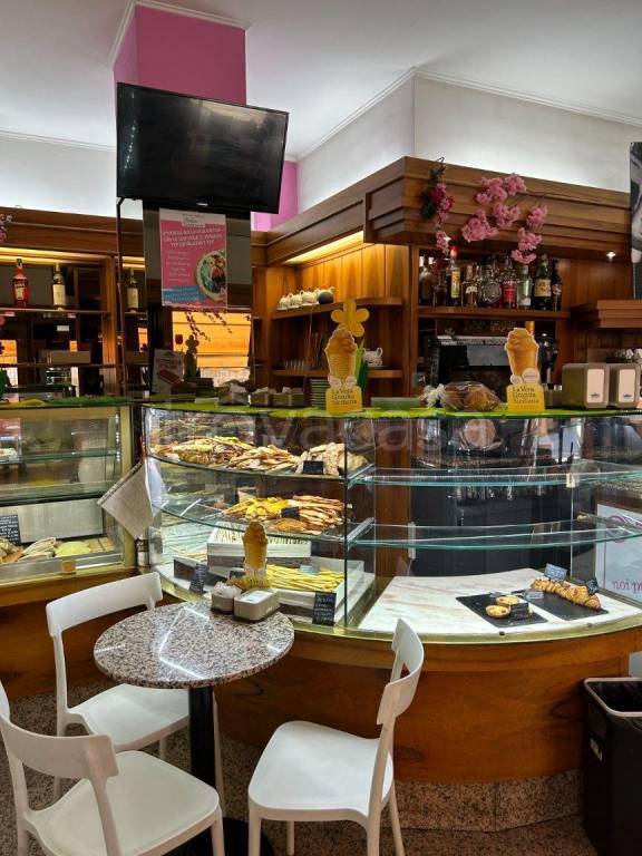 negozio in vendita a Torino in zona Parella