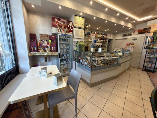 negozio in vendita a Torino in zona Santa Rita