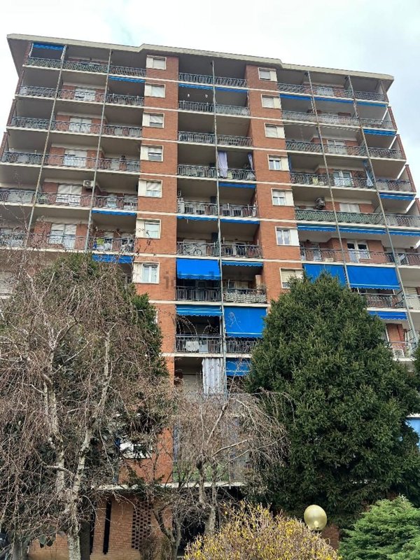 appartamento in vendita a Torino in zona Borgata Vittoria