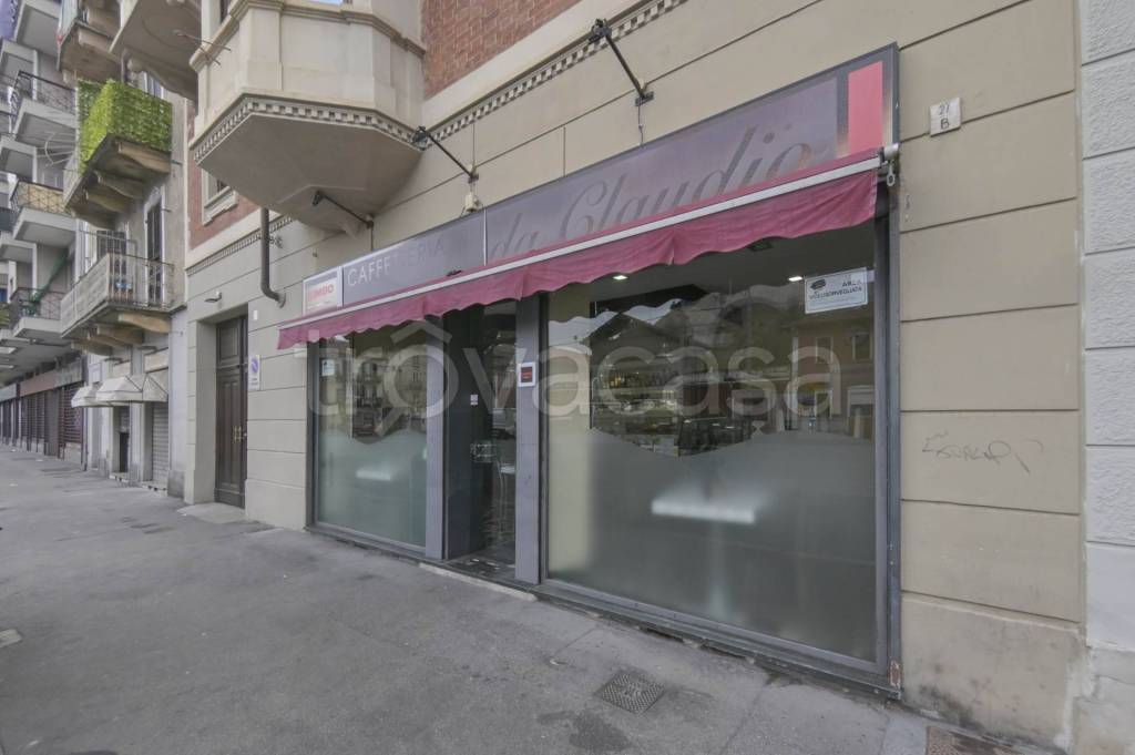 negozio in vendita a Torino in zona Borgata Vittoria