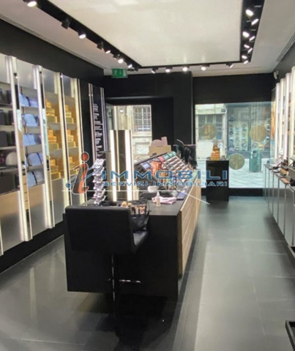 negozio in vendita a Torino in zona Centro Storico