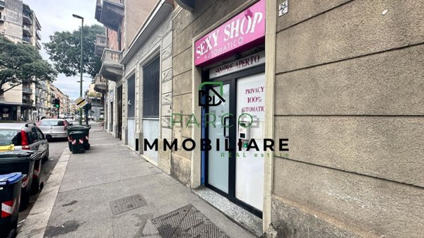 negozio in vendita a Torino in zona Cenisia