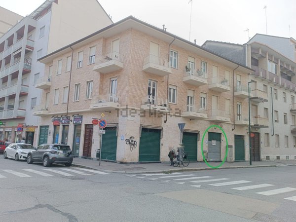 negozio in vendita a Torino in zona Pozzo Strada