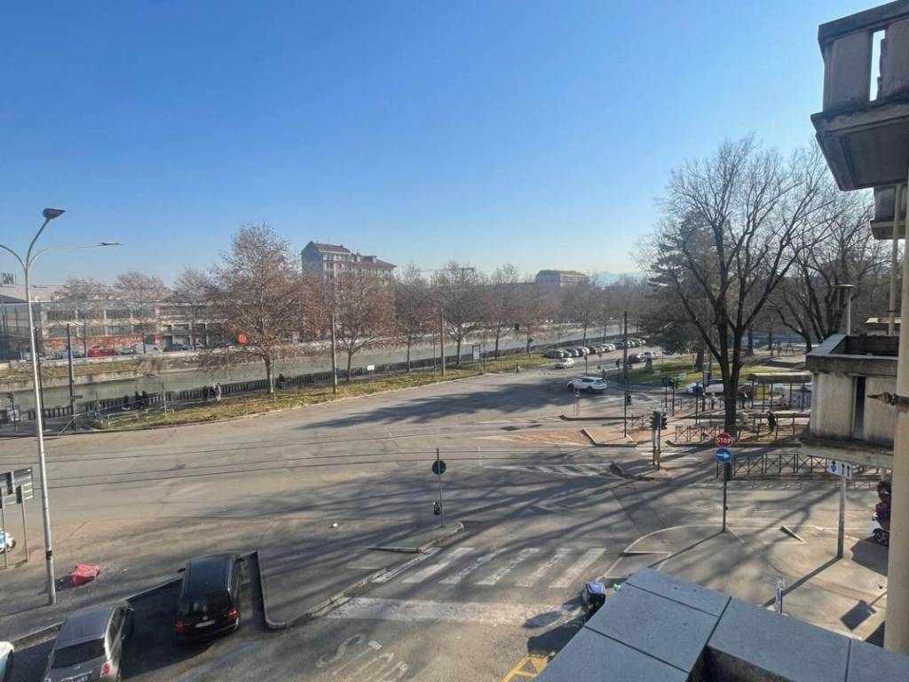 appartamento in vendita a Torino in zona Aurora
