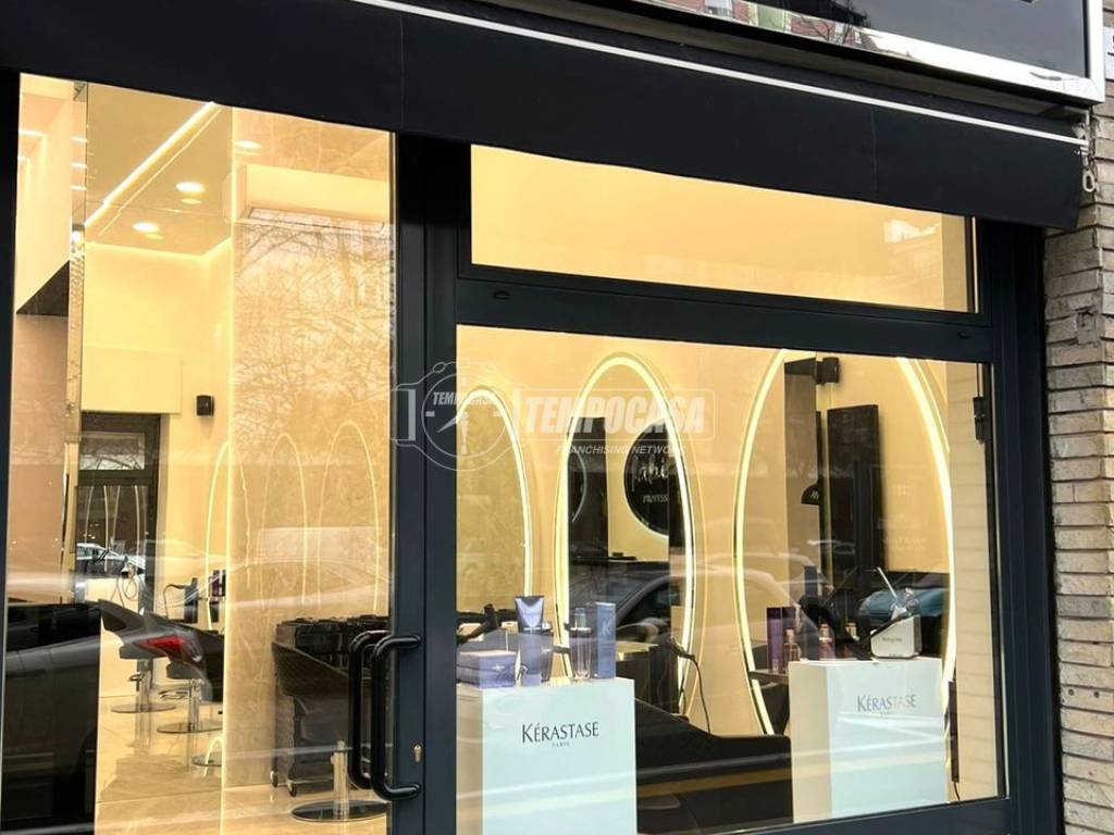 negozio in vendita a Torino in zona Lingotto