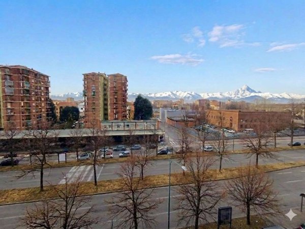 appartamento in vendita a Torino in zona Lingotto