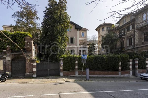 casa indipendente in vendita a Torino in zona Gran Madre