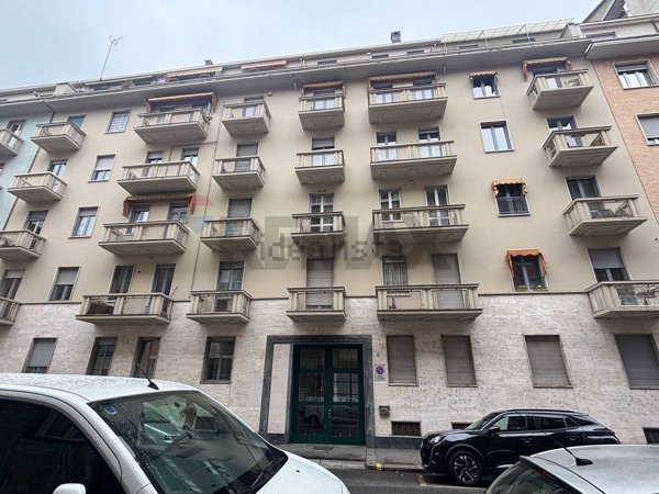 locale di sgombero in vendita a Torino in zona Cenisia