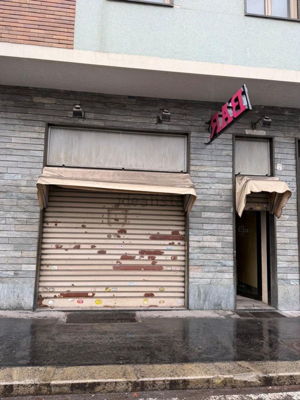 locale commerciale in vendita a Torino in zona Santa Rita