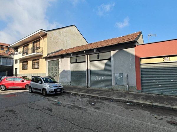 locale commerciale in vendita a Torino in zona Mirafiori Sud