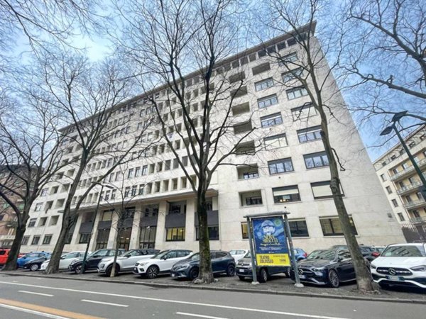 locale commerciale in vendita a Torino in zona San Salvario