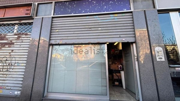 locale commerciale in vendita a Torino in zona Barriera di Milano