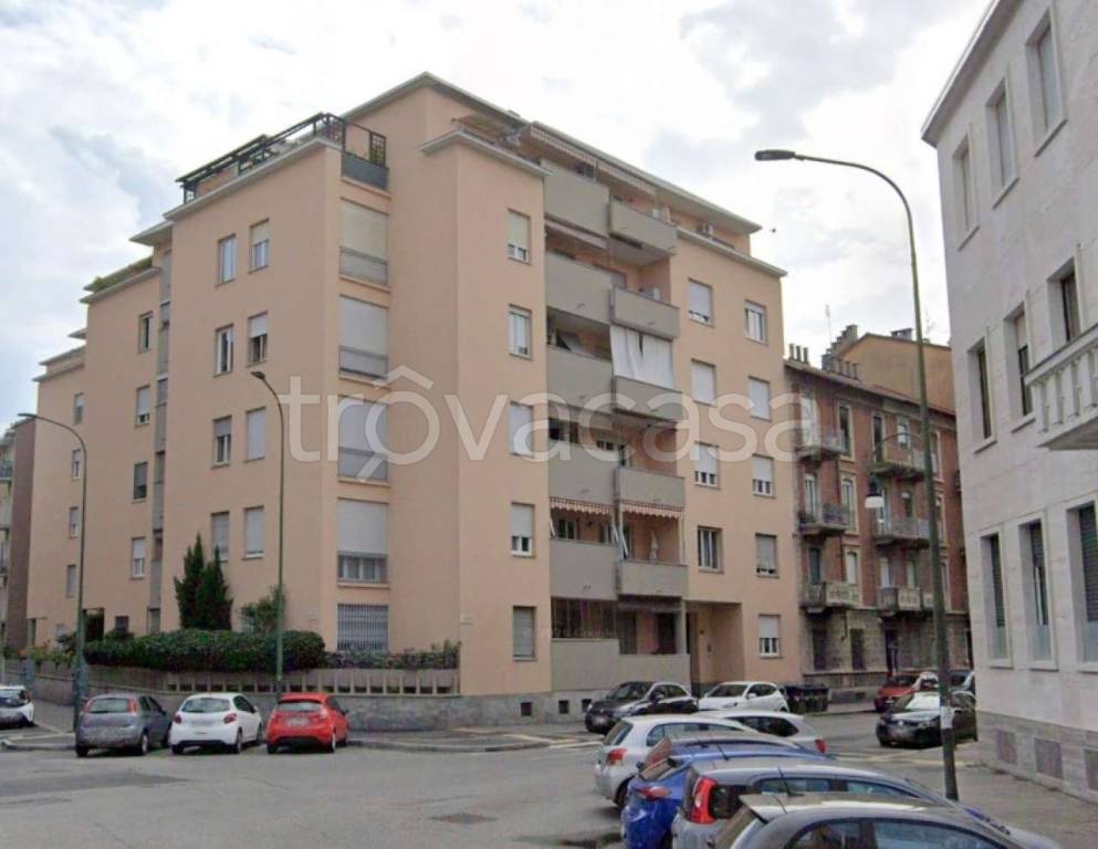 appartamento in vendita a Torino in zona Cenisia