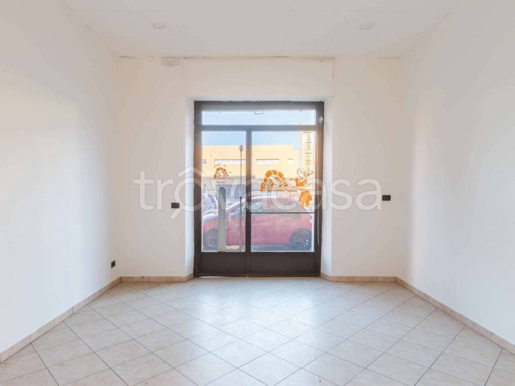 negozio in vendita a Torino in zona Parella