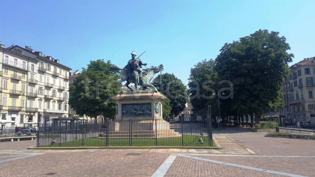 appartamento in vendita a Torino in zona Cit Turin