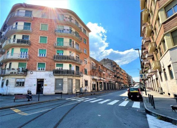 negozio in vendita a Torino in zona Borgata Vittoria
