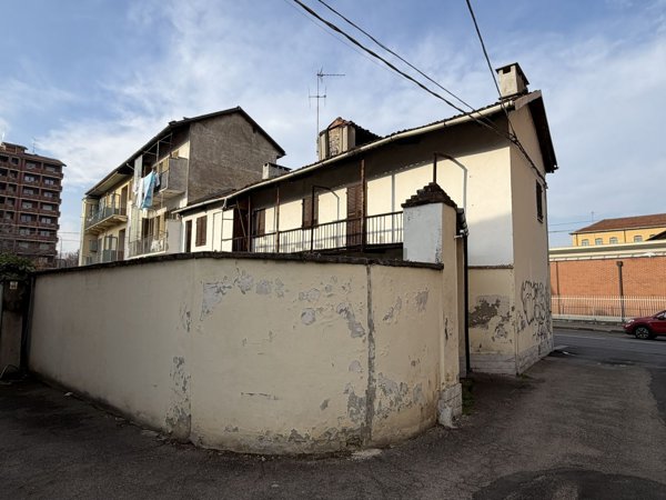 casa indipendente in vendita a Torino in zona Lingotto