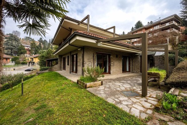 casa indipendente in vendita a Torino in zona Cavoretto