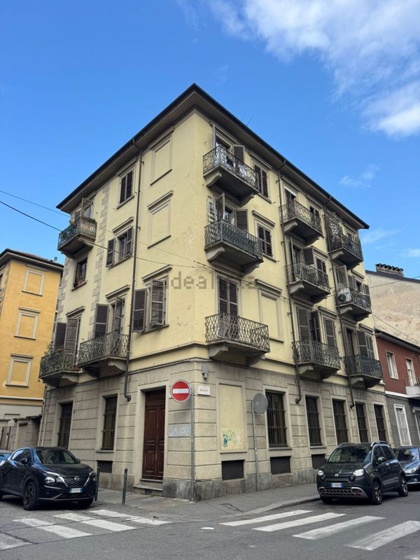 appartamento in vendita a Torino in zona Aurora