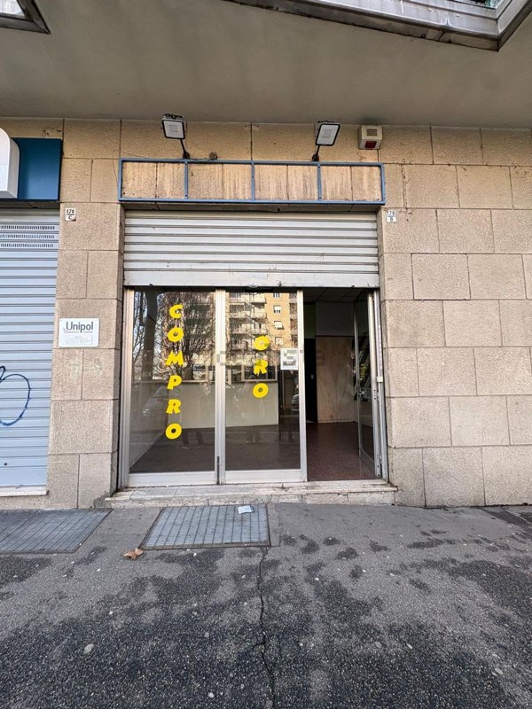 locale commerciale in vendita a Torino