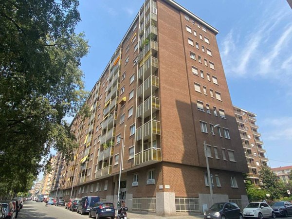 appartamento in vendita a Torino in zona Lingotto