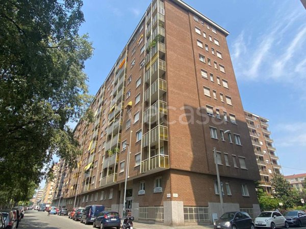 appartamento in vendita a Torino in zona Lingotto