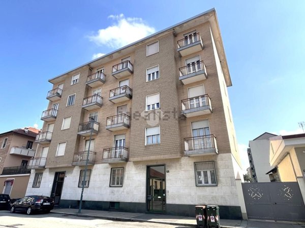 appartamento in vendita a Torino in zona Parella