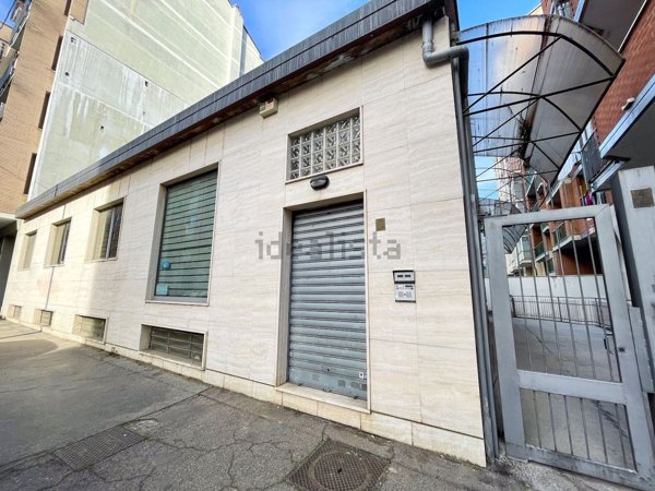 locale di sgombero in vendita a Torino in zona Mirafiori Nord